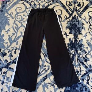 Pink sweatpants with buttons